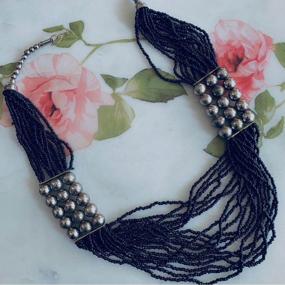 VINTAGE BLACK SEED BEADS NECKLACE